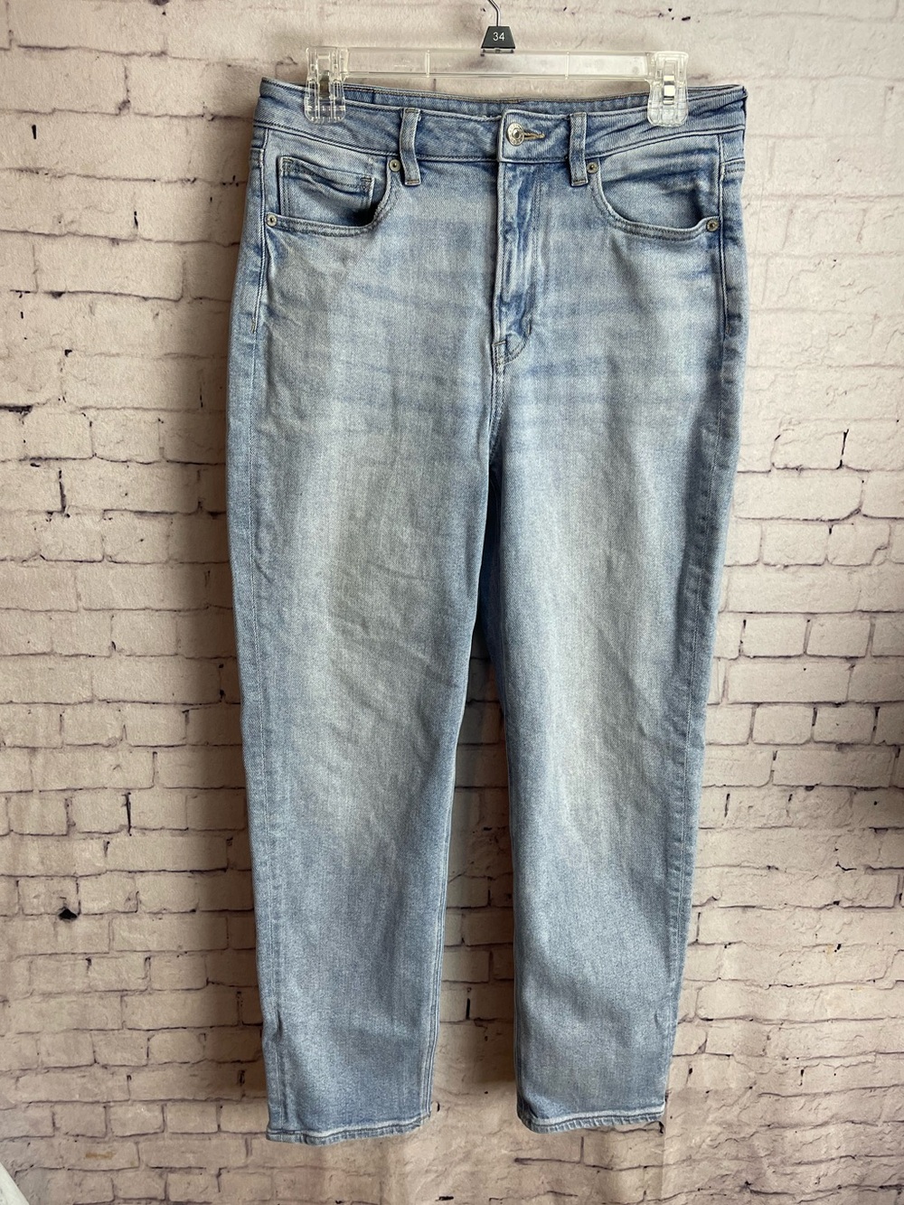 American Eagle Outfitters size 8 Midwash mom straight Jean